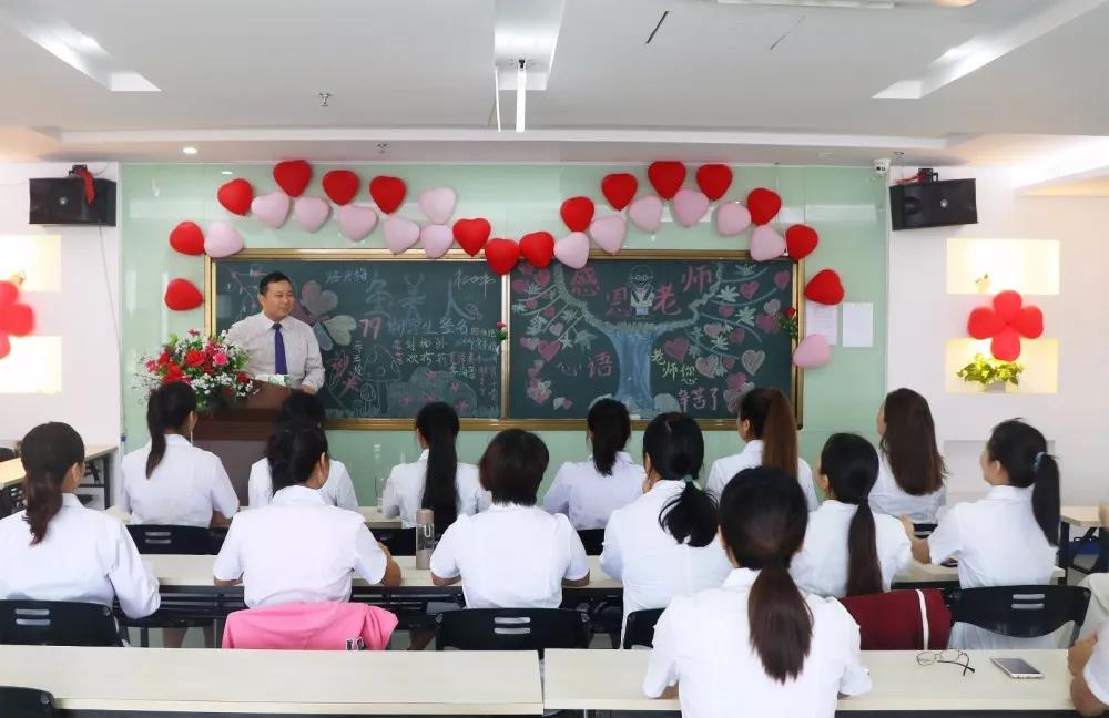 美雅美容職業(yè)培訓(xùn)學(xué)校第78期美體班畢業(yè)典禮